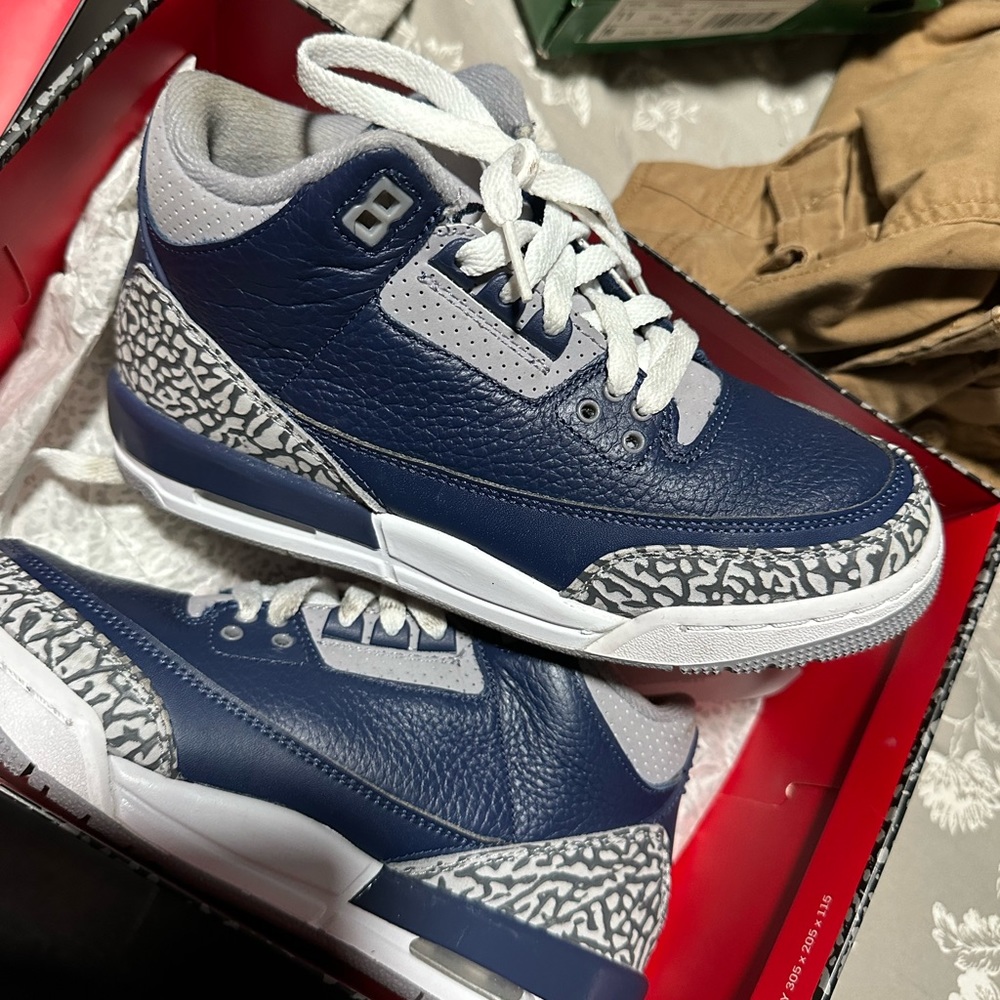 Georgetown Jordan 3s